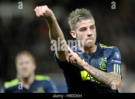 Ajax Amsterdam-player Toby Alderweireld celebrates a goal with teammates during the UEFA Champions League Group G soccer match between AJ Auxerre and  Stock Photo