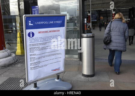 Liverpool, UK, 1st March 2017. A wall collapse which caused bricks and debris to spill onto the track has closed down the main station in Liverpool. N Stock Photo