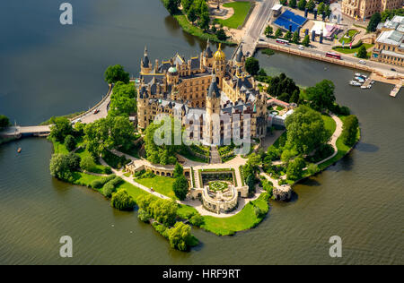 Castle Schwerin with castle garden and castle lake, Lake Schwerin, Schwerin, Mecklenburg-Western Pomerania, Germany