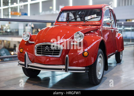 Stuttgart, Germany. 02nd Mar, 2017. A Citroen 2CV at a classic cars trade show in Stuttgart, Germany, 02 March 2017. Around 1550 exhibitors are displaying their most beautiful classic cars between the 02.03.17 and the 05.03.17. Photo: Lino Mirgeler/dpa/Alamy Live News Stock Photo