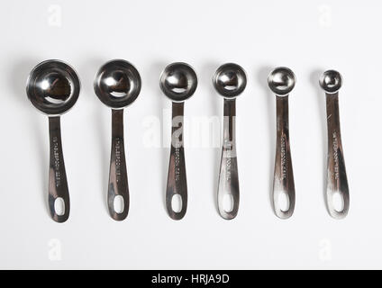 https://l450v.alamy.com/450v/hrja9d/measuring-spoons-hrja9d.jpg