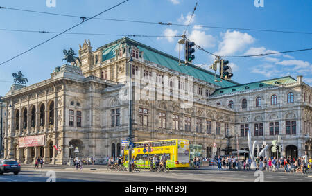 Austria, Vienna, view of the Neo-Renaissance Vienna State Opera (Wiener Staatsoper) at the Vienna Ringstraße Stock Photo