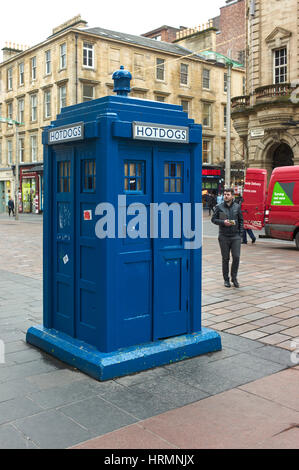 Hot dog stall in old police box, Glasgow Stock Photo