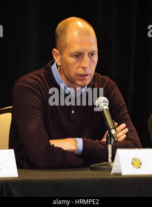 Columbus Crew coach Gregg Berhalter talks Milton Valenzuela (19) during ...