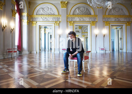 Munich, Germany. 3rd Mar, 2017. Opera singer Jonas Kaufmann poses at the state opera in Munich, Germany, 3 March 2017. Photo: Angelika Warmuth/dpa/Alamy Live News Stock Photo