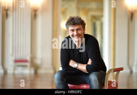 Munich, Germany. 3rd Mar, 2017. Opera singer Jonas Kaufmann poses at the state opera in Munich, Germany, 3 March 2017. Photo: Angelika Warmuth/dpa/Alamy Live News Stock Photo