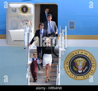 Orlando, USA. 03rd Mar, 2017. Ivanka Trump, her husband, Special Advisor to the President, Jared Kushner, and their daughter Arabella walk down the stairs from Air Force One at Orlando International Airport in Orlando, Florida on March 3, 2017. The first family are accompanying U.S. President Donald Trump to a listening session at an Orlando Catholic school. Credit: Paul Hennessy/Alamy Live News Stock Photo