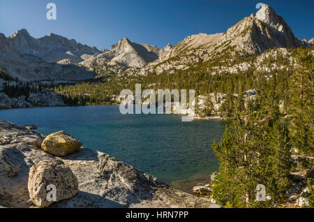 Blue Lake in Sabrina Basin, Mount Thompson on left, Evolution Region, John Muir Wilderness, Eastern Sierra Nevada, California, USA Stock Photo