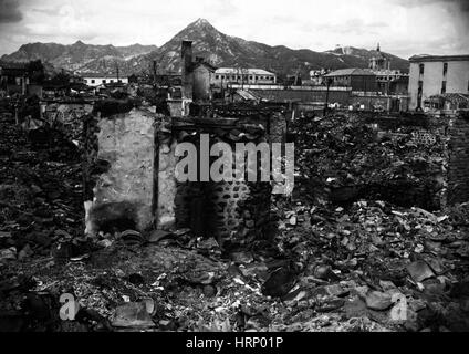 Korean War, Rubble of Seoul, 1950 Stock Photo