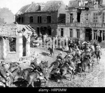 A WW1 mounted British cavalry trooper with sword and equipment Stock ...