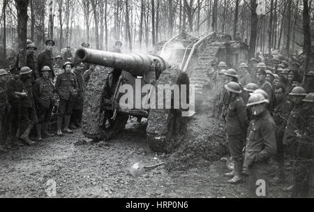 WWI, Captured German Howitzer, Battle of Cambrai, 1917 Stock Photo