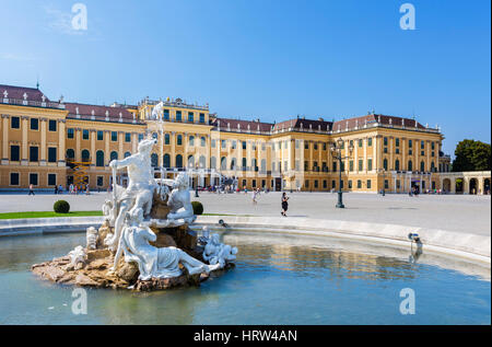 Schonbrunn Palace. Courtyard in front of the Schönbrunn Palace, Vienna, Austria Stock Photo