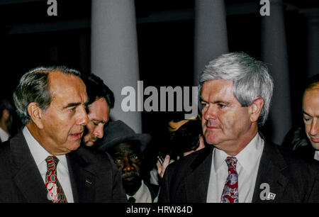Incoming Senate majority leader Senator Robert Dole Republican of Kansas and soon to be Speaker of the House Congressman Newt Gingrich of Georgia talk to reporters in the driveway outside the West Wing of the White House after their meeting with President William Clinton. Washington, DC., December, 1994. Photo By Mark Reinstein Stock Photo