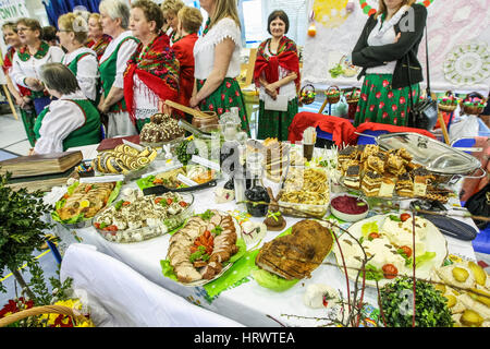 Zukowo, Poland. 04th Mar, 2017. Table full of traditional Kashubian Easter cakes and dishes is seen on 4 March 2017 in Zukowo, Poland. The Farmers wives associations from Kashubia region compete, who makes better easter cakes and dishes, regional Kashubian embroidery, and Easter ornaments and decorations Credit: Michal Fludra/Ģ����ý Live News Stock Photo