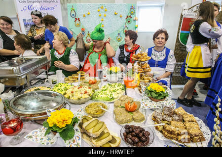 Zukowo, Poland. 04th Mar, 2017. Table full of traditional Kashubian Easter cakes and dishes is seen on 4 March 2017 in Zukowo, Poland. The Farmers wives associations from Kashubia region compete, who makes better easter cakes and dishes, regional Kashubian embroidery, and Easter ornaments and decorations Credit: Michal Fludra/Ģ����ý Live News Stock Photo