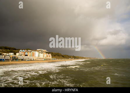 Boscombe Pier, Bournemouth, Dorset, UK. 5th Mar, 2017. Winds gust to gale force on the south coast as heavy showers pass over at speed. A cold westerly air flow is blowing the rain showers swiftly through the region. Credit: Paul Biggins/Alamy Live News