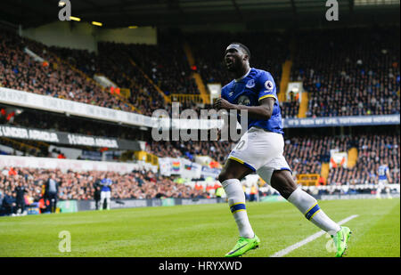 London, Britain. 5th Mar, 2017. Romelu Lukaku of Everton celebrates after scoring during the English Premier League match between Tottenham Hotspur and Everton at White Hart Lane Stadium in London, Britain, on March 5, 2017. Credit: Han Yan/Xinhua/Alamy Live News Stock Photo