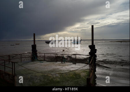 Leigh on Sea, Essex, England UK. 5 March 2017 The River Thames estuary mud flats at low tide off Leigh on Sea, near Southend on Sea in South Essex, En Stock Photo