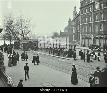 Queue of people at Blackfriars Tramway shelter, London, 1912.  Artist: Unknown. Stock Photo