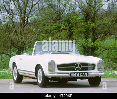15300円 1960年代日本、アルプス (ALPS)製ブリキのメルセデス