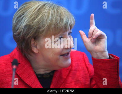 Berlin, Germany. 6th Mar, 2017. German Chancellor Angela Merkel waiting for the start of the CDU's (Christian Democratic Union) Federal Board meeting at Konrad Adenauer House in Berlin, Germany, 6 March, 2017. Photo: Michael Kappeler/dpa/Alamy Live News Stock Photo