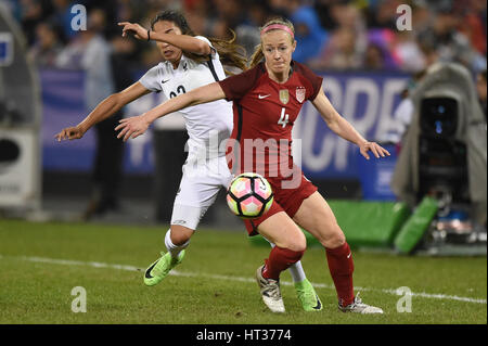 Washington DC, USA. 07th Mar, 2017. USA's Becky Sauerbrunn (4) battles France's Amel Majri (22) during the match between the women's national teams of USA and France at the SheBelieves Cup at RFK Stadium in Washington DC. The US team was defeated by the French 3-0 and the French team went on to Washington DC, USA. John Middlebrook/CSM/Alamy Live News Stock Photo