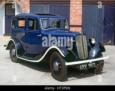 1938 Morris 8 with War time Headlamp blackout mask and whitewashed running board Stock Photo