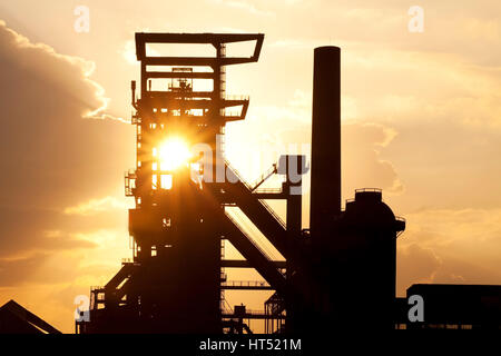 Disused industrial plant Phoenix West with blast furnace 5, Sunset, Dortmund, Ruhr district, North Rhine-Westphalia, Germany Stock Photo