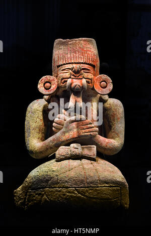 Figurine Clay pot of a Man  897 - 1011 Mexico Zapotec (culture) 19.3 x 13.2 x 15.2 cm Zapotecs  Zapotec Civilization  Pre Columbian Mesoamerican  Central America  500 BC  - 900 AD American . Stock Photo