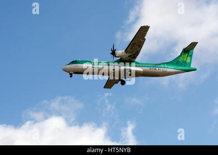 Aer Lingus Regional (Stobart Air) ATR 72-600 approaching Birmingham Airport, UK (EI-FAW) Stock Photo