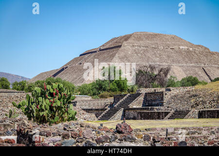 The Sun Pyramid at Teotihuacan Ruins - Mexico City, Mexico Stock Photo