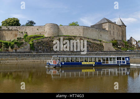 Boat trip on the river Mayenne in front of castle of Mayenne city (Mayenne department, Pays de la Loire, France). Stock Photo