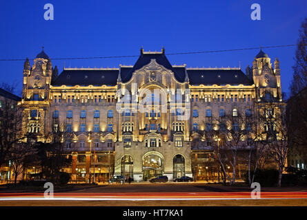 Beautiful Gresham Palace (nowadays Four Seasons Hotel), an excellent art nouveau building, next  to Szechenyi Chain bridge, Pest, Budapest, Hungary Stock Photo