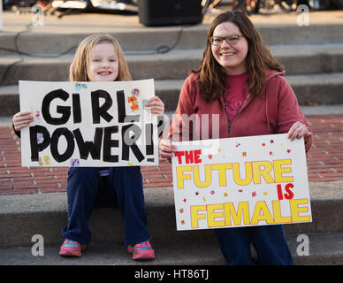 Columbus, USA. 08th Mar, 2017. Shelly Mann (right) poses with her daughter Scarlett at the International Women's Day Rally at Goodale Park. Columbus, Ohio, USA. Credit: Brent Clark/Alamy Live News Stock Photo