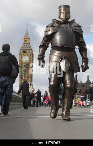 EDITORIAL USE ONLY A seven foot man dressed as a Knight in armour in Westminster, London today as part of the HISTORY's A Big Knight In, which continues tonight with a new episode of &Ocirc;Forged in Fire&Otilde; at 9pm. Stock Photo