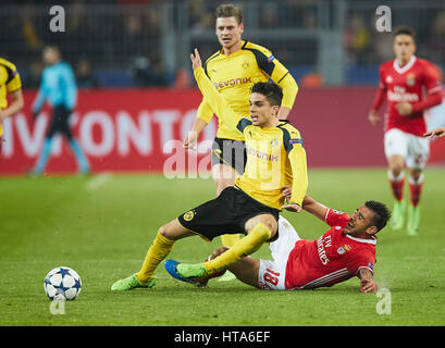 Dortmund, Germany. 08th Mar, 2017. Football UEFA Champions League, Dortmund, March 08, 2017 Marc Bartra AREGALL, BVB 5 Lukasz PISZCZEK, BVB 26 compete for the ball against Eduardo SALVIO, Liss 18 BORUSSIA DORTMUND - BENFICA LISSABON 4-0 Best of 16, Football UEFA Champions League, Dortmund, March 08, 2017. CL Saison 2016/2017, BVB Credit: Peter Schatz/Alamy Live News Stock Photo