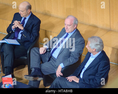 Alain Juppé, Hubert Védrine, Dominique de Villepin, all former Ministres of Foreign Affaies, giving a conference at the Paris School of International Affairs, part of SciencesPo, in Paris Stock Photo