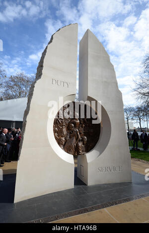 Memorial honouring the service and duty of both the UK Armed Forces and civilians in the Gulf region, Iraq and Afghanistan. Sculptured by Paul Day Stock Photo