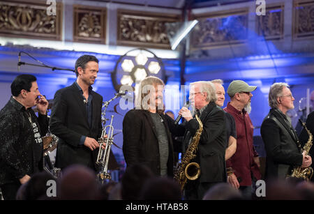 Berlin, Germany. 6th Mar, 2017. Man Doki and the Soulmates perform during the concert of Man Doki and the Soulmates at the Konzerthaus at Gendarmenmarkt in Berlin, Germany, 6 March 2017. After Paris and London, musician Leslie Mandoki gathered his allstar band with international jazz and rock legends for the Germany concert in Berlin. Photo: Soeren Stache/dpa/Alamy Live News Stock Photo