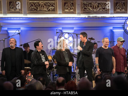 Berlin, Germany. 6th Mar, 2017. Man Doki and the Soulmates perform during the concert of Man Doki and the Soulmates at the Konzerthaus at Gendarmenmarkt in Berlin, Germany, 6 March 2017. After Paris and London, musician Leslie Mandoki gathered his allstar band with international jazz and rock legends for the Germany concert in Berlin. Photo: Soeren Stache/dpa/Alamy Live News Stock Photo