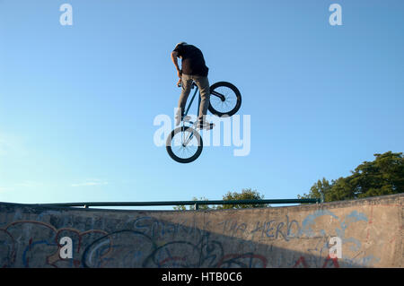 Freestyle bmx blur hi-res stock photography and images - Alamy