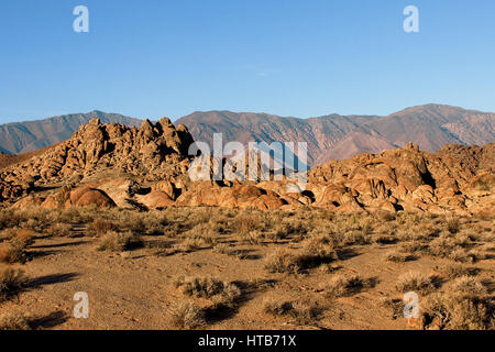 Alabama Hills near Lone Pine in the late afternoon, Sierra Nevada Mountains, California, USA Stock Photo