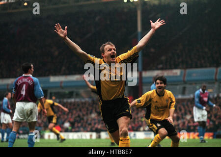 SIMON MORGAN CELEBRATES GOAL ASTON VILLA V FULHAM 23 January 1999 Stock Photo