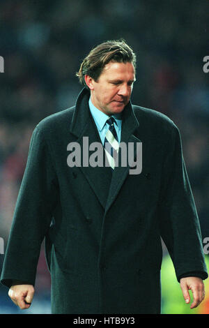 PETER JACKSON HUDDERSFIELD TOWN FC MANAGER 13 February 1999 Stock Photo