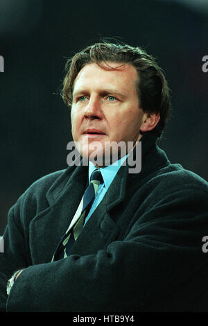 PETER JACKSON HUDDERSFIELD TOWN FC MANAGER 13 February 1999 Stock Photo