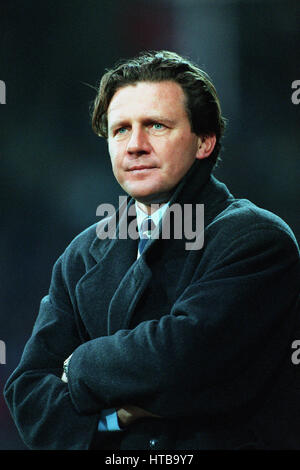 PETER JACKSON HUDDERSFIELD TOWN FC MANAGER 13 February 1999 Stock Photo