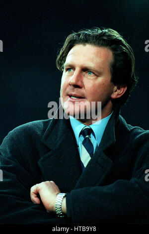 PETER JACKSON HUDDERSFIELD TOWN FC MANAGER 13 February 1999 Stock Photo