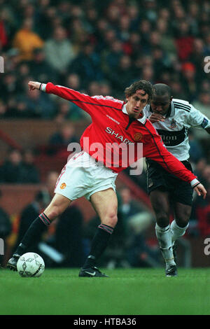 JONATHAN GREENING BARRY HAYLES MANCHESTER UTD V FULHAM FC 14 February 1999 Stock Photo