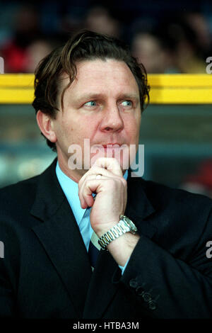 PETER JACKSON HUDDERSFIELD TOWN FC MANAGER 14 February 1999 Stock Photo