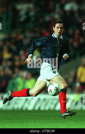 DAVID WEIR SCOTLAND & EVERTON FC 01 April 1999 Stock Photo